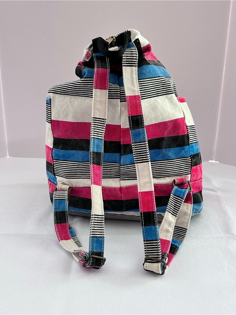 Kavu Free Range Sail Stripe Cotton Canvas Bucket-Style Backpack UNISEX - Picture 6 of 16